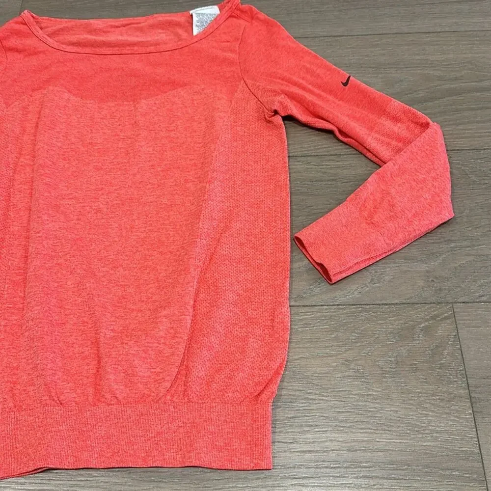 NIKE‎ Coral Red Dri-Fit Seamless Wide Neck Long Sleeve Active Training Top Sz XS